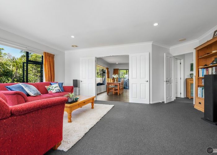  at 9 Fernridge Way, Tirohanga, Lower Hutt