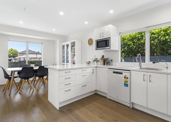  at 1/260 Birkdale Road, Birkdale, Auckland