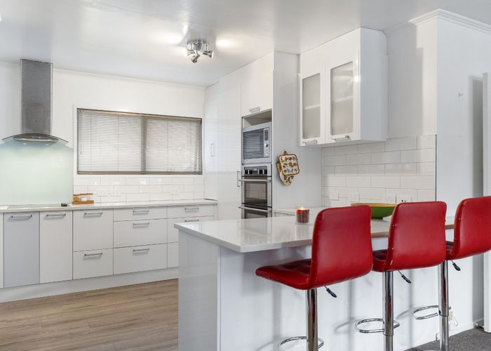  at 1/37 Simon Ellice Drive, Bayview, Auckland