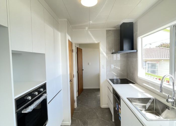  at 6 Topaz Place, Wiri, Auckland