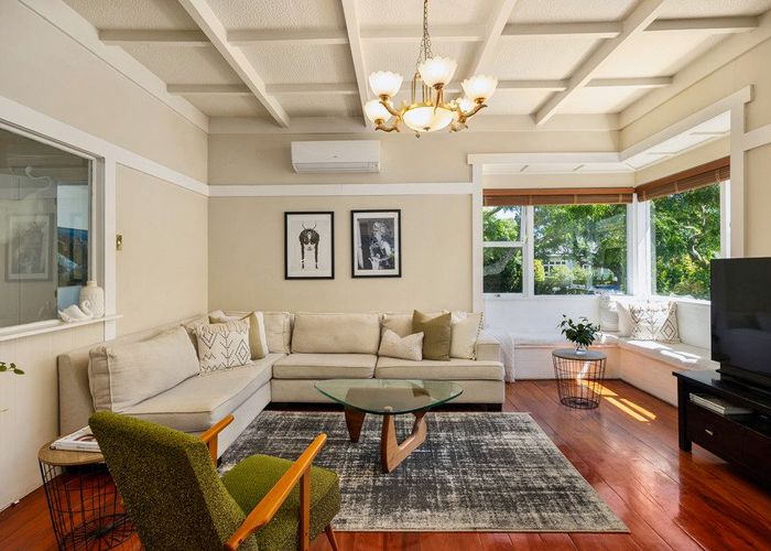  at 16 Carrie Street, Sandringham, Auckland City, Auckland