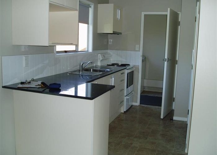  at 9 St Catherine Crescent, West Harbour, Waitakere City, Auckland