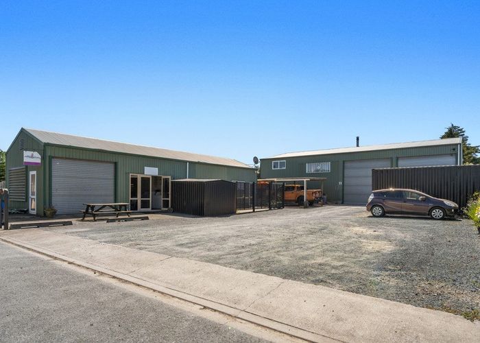  at 11 Warren Place, Frankleigh Park, New Plymouth