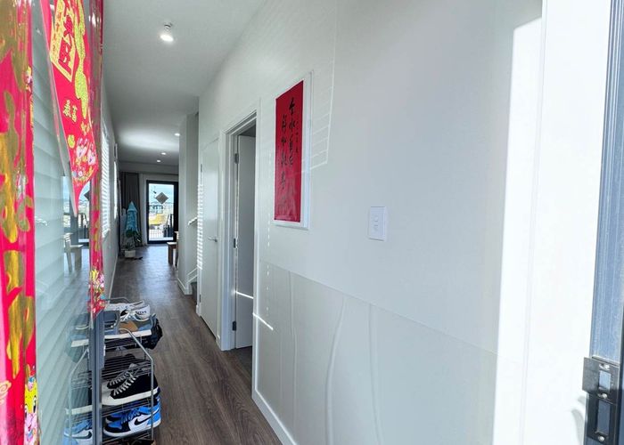  at 10 Salvia Lane, Totara Park, Auckland
