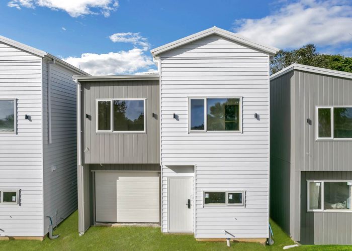  at Lot 5, 9 Fairview Road, Papatoetoe, Manukau City, Auckland