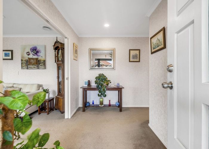  at 6 Bampton Rise, Northpark, Manukau City, Auckland