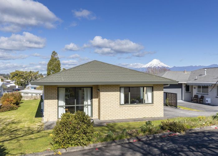  at 2/16 Sandel Rise, Merrilands, New Plymouth, Taranaki
