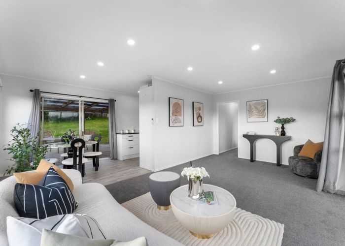  at 5 Jarrah Place, Massey, Waitakere City, Auckland