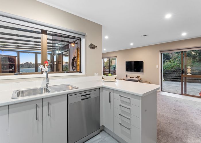  at 170 Glamorgan Drive, Torbay, Auckland