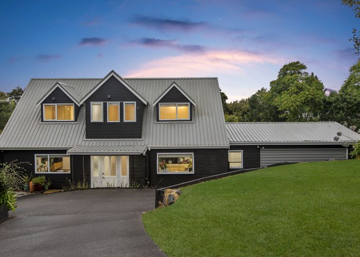  at 2 Bernard Magnus Lane, Greenhithe, Auckland