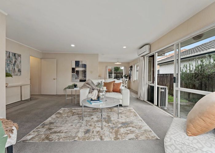  at 2/4 Lonsdale Street, Ellerslie, Auckland