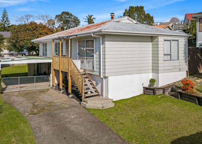  at 26 Beauchamp Drive, Massey, Waitakere City, Auckland