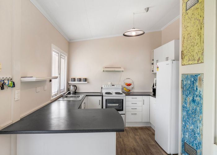  at 102 Gonville Avenue, Gonville, Whanganui, Manawatu / Whanganui