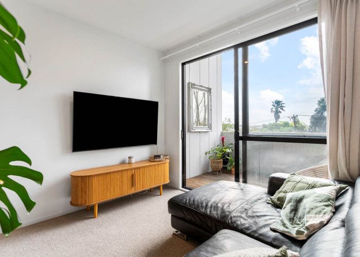  at 8/2 Tahuhu Road, Mount Wellington, Auckland City, Auckland