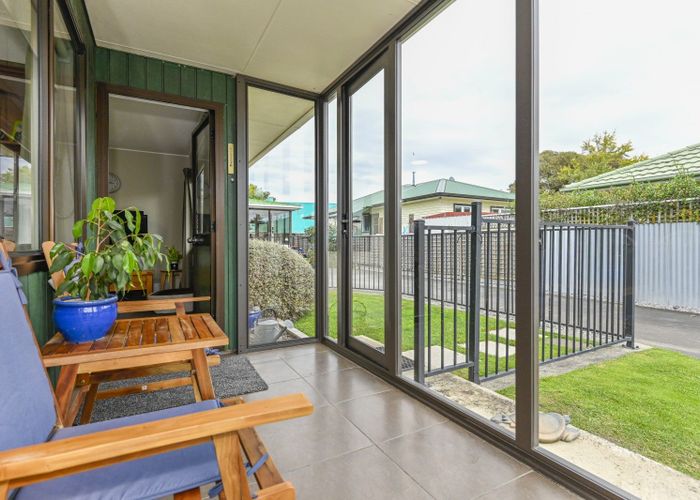  at 610 Queen Street West, Saint Leonards, Hastings