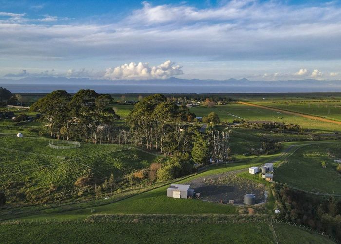  at 683 Back Miranda Road, Pukorokoro / Miranda, Thames