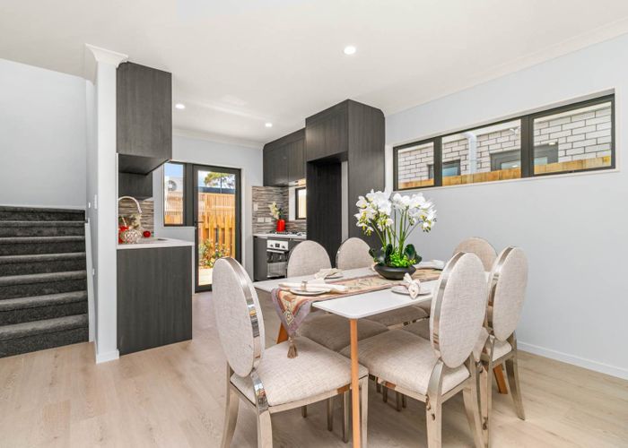  at 72D Godley Road, Green Bay, Waitakere City, Auckland