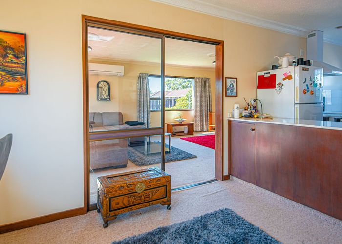  at 2/189 Highsted Road, Casebrook, Christchurch