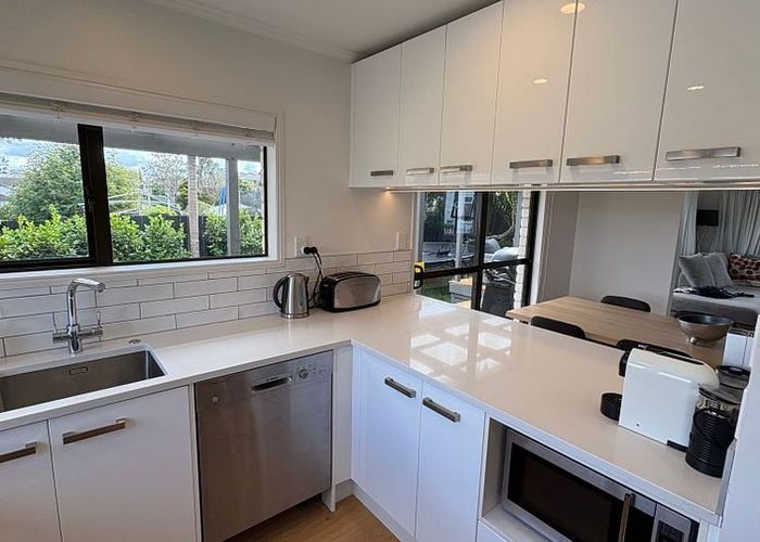  at 39B Stanley Avenue, Milford, North Shore City, Auckland