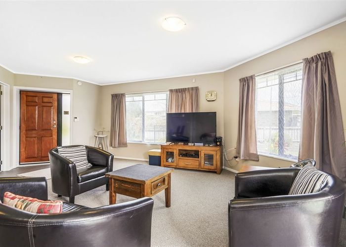  at 17 Mews Pl, Forest Lake, Hamilton, Waikato