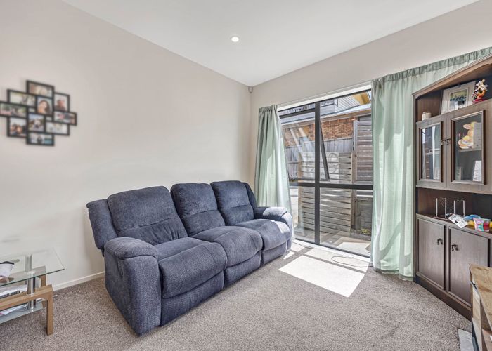  at 8A Miles Avenue, Papatoetoe, Auckland