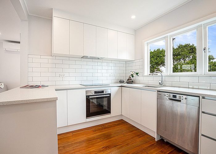  at 10 West Lynn Road, Titirangi, Auckland