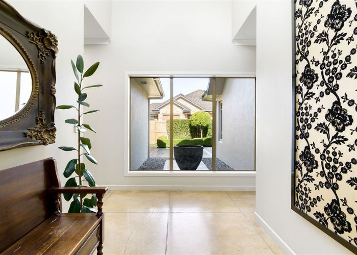  at 69 Wiltshire Drive, Huntington, Hamilton