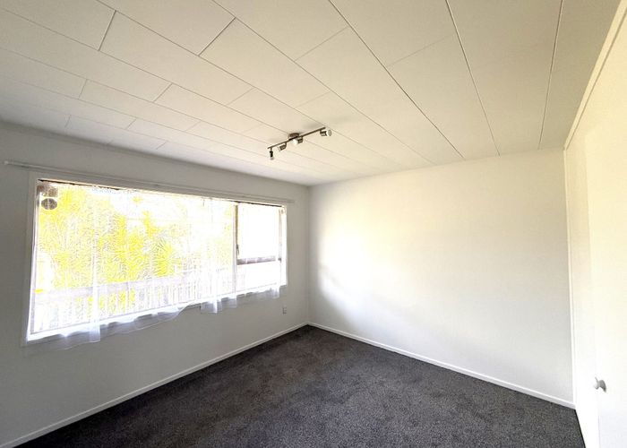 at 2/47 Zita Maria Drive, Massey, Waitakere City, Auckland