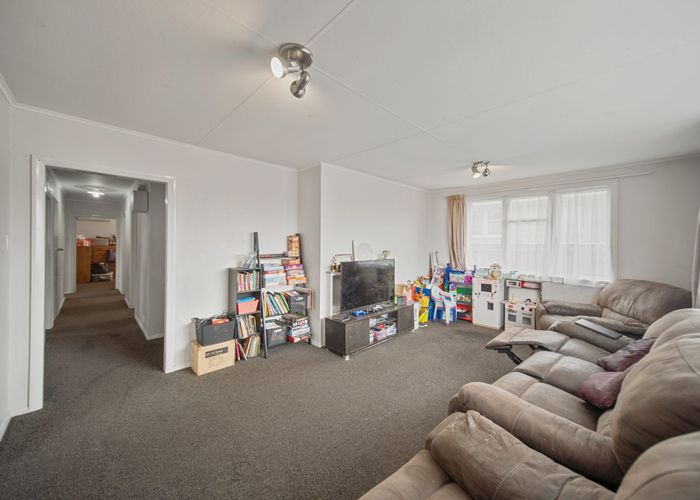  at 5 Viscount Street, Mangere, Auckland