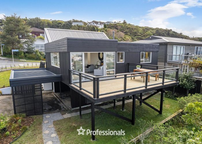  at 2 Stanhope Grove, Korokoro, Lower Hutt, Wellington
