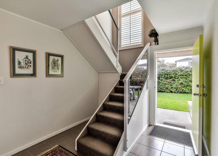  at 1/180 Stapleford Crescent, Browns Bay, Auckland