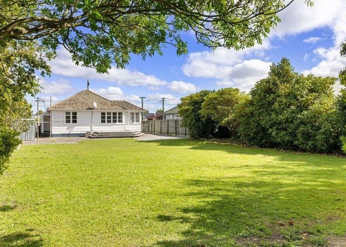  at 9 Virgil Place, Northcote, Christchurch