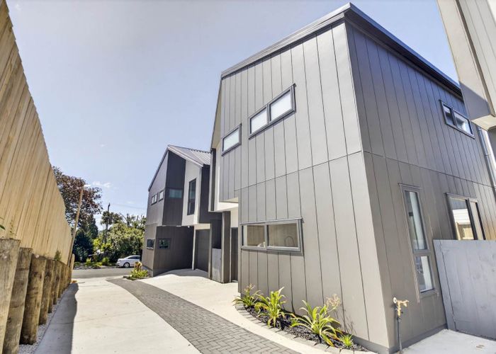  at Lot 1 / 10 Neptune Avenue, Beach Haven, North Shore City, Auckland