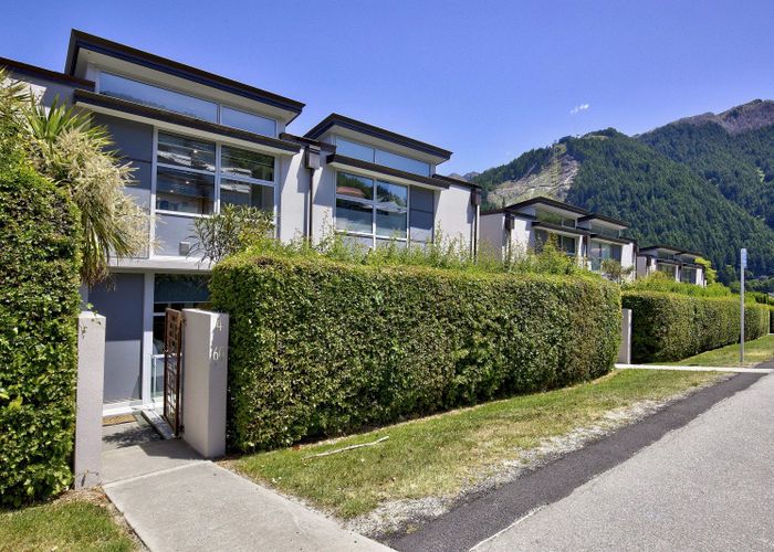  at 4/60 Hallenstein Street, Town Centre, Queenstown-Lakes, Otago