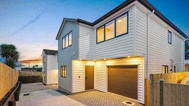  at 8D Ayrton Street, Te Atatu South, Auckland