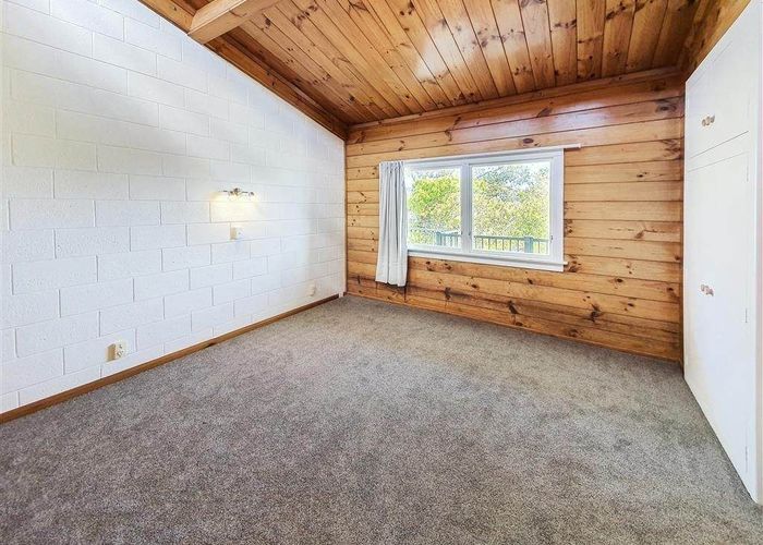  at 2/15 Selwyn Crescent, Forrest Hill, North Shore City, Auckland