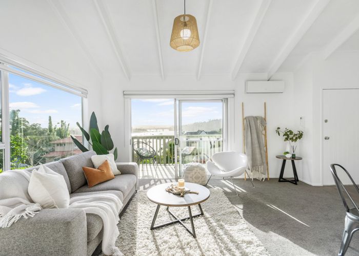  at 2/6 Oruamo Place, Beach Haven, Auckland