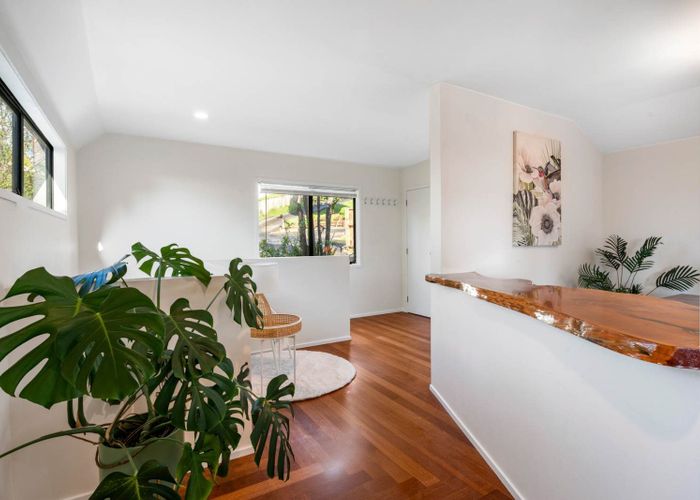  at 2/64 Langana Avenue, Browns Bay, North Shore City, Auckland