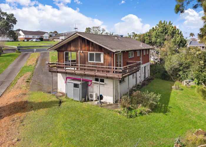  at 18 Pine Terrace, Howick, Manukau City, Auckland
