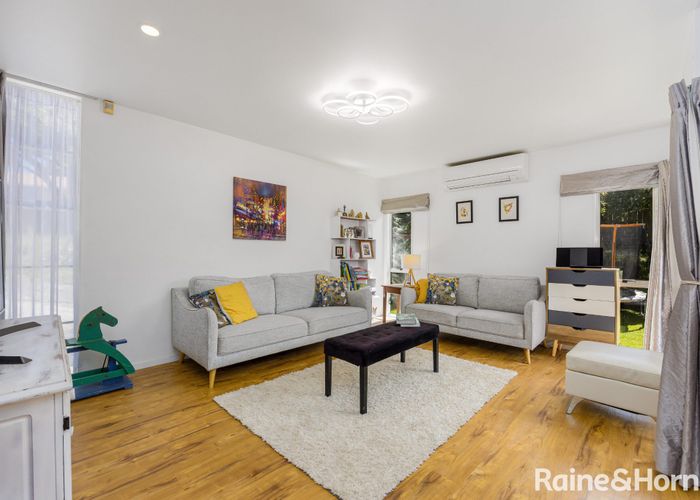  at 2 Kimber Hall Avenue, Blockhouse Bay, Auckland City, Auckland