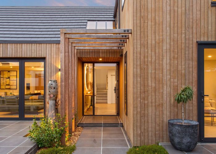  at 2 Wairarapa Terrace, Fendalton, Christchurch City, Canterbury