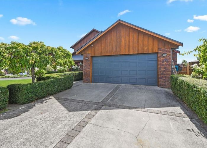  at 1 Achilles Rise, Flagstaff, Hamilton