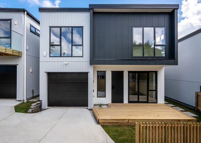  at 2/129 Arran Road, Browns Bay, North Shore City, Auckland