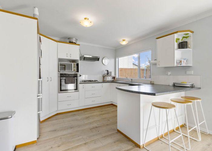  at 4 Rene Way, Huntington, Hamilton