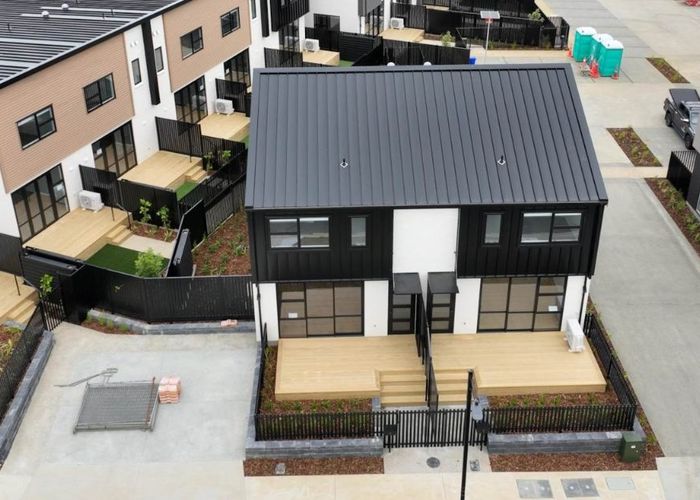  at 4 Yozin Road, Swanson, Auckland