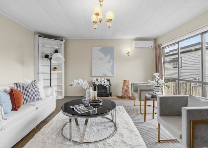  at 52 Jandell Crescent, Bucklands Beach, Manukau City, Auckland