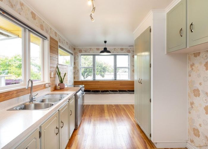  at 581 Main North Road, Bay View, Napier