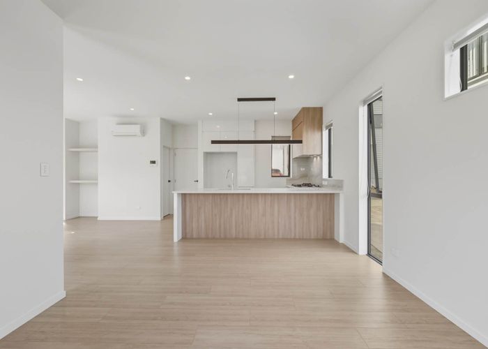  at 7D Buisson Glade, West Harbour, Waitakere City, Auckland