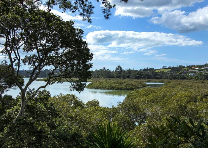  at 25 Kingfisher Grove, Greenhithe, Auckland