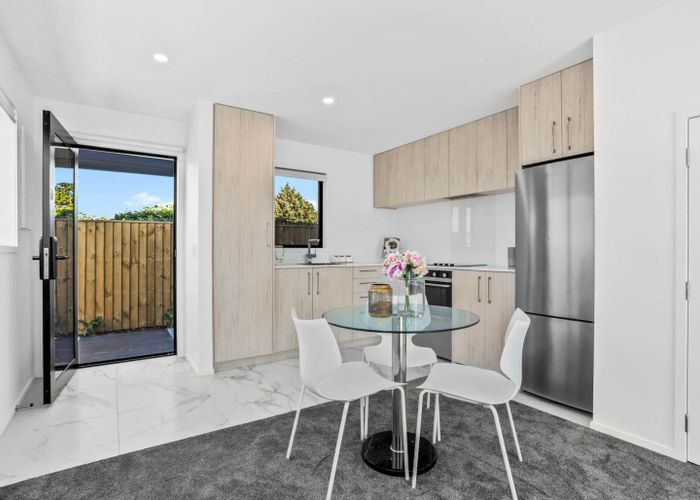  at 10/137 Tirimoana Road, Te Atatu South, Waitakere City, Auckland